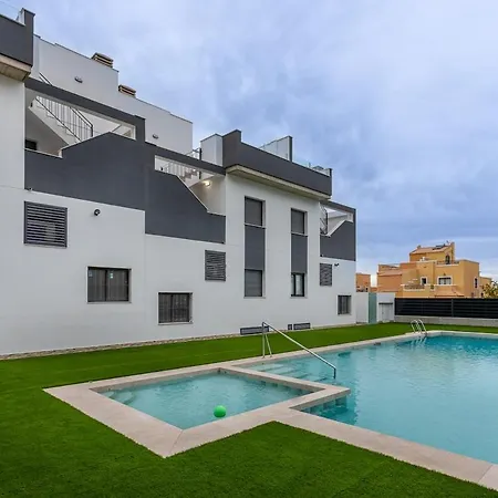 Penthouse With Pool & Rooftop